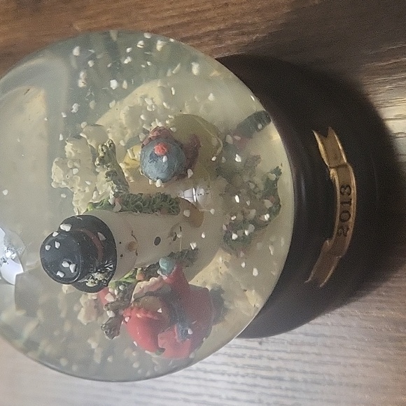 Musical Snow Globe - Snowman/Children - Picture 2 of 7